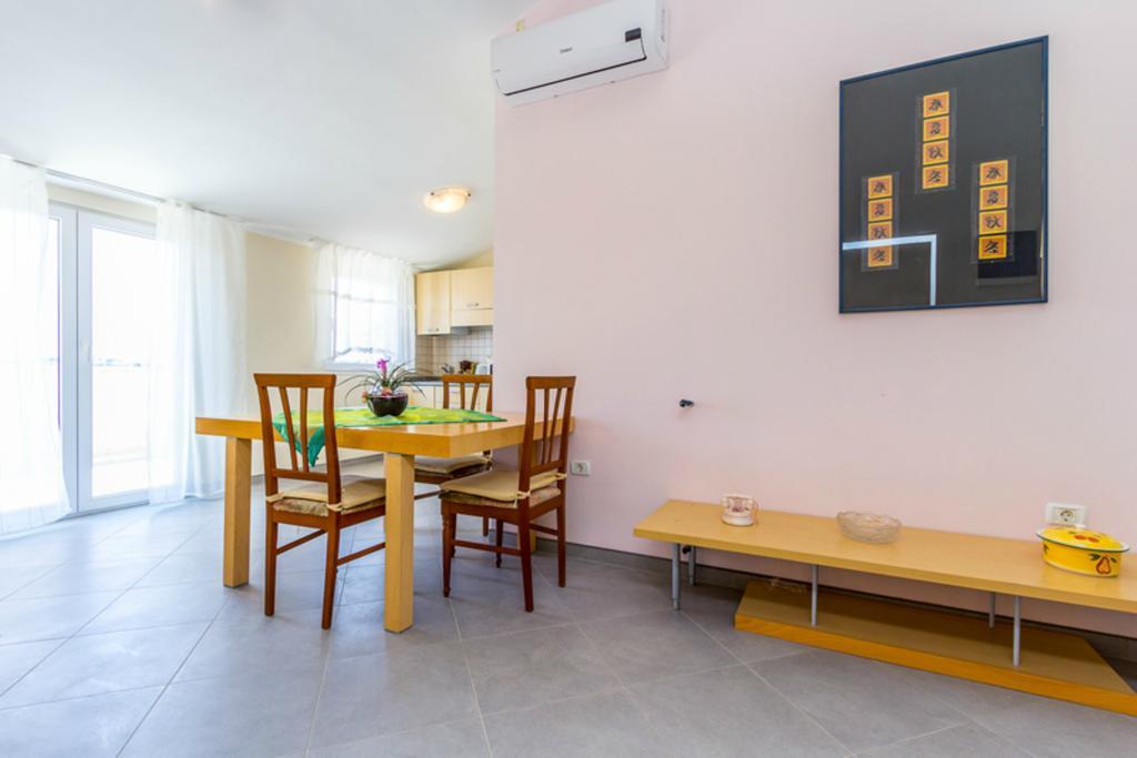 Apartment Mirjana Pula Zimmer foto